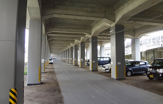 JR高架下駐車場